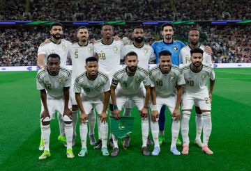 برسالة ساخرة.. أمير سعودي يعلق على الخسارة الثقيلة لمنتخب بلاده أمام مصر