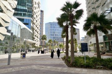 رويترز: الدخان يتصاعد في الرياض والدبلوماسيون وموظفو السفارات يتلقون تعليمات عاجلة