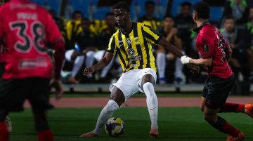 الاتحاد يعلن إصابة دومبيا بتمزق في الرباط الصليبي للركبة