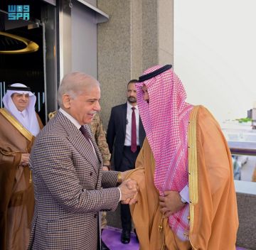 رئيس وزراء جمهورية باكستان الإسلامية يصل جدة