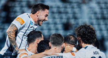 الشباب يواصل صحوته ويتجاوز الأخدود بثنائية