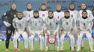 التلفزيون الإيراني يصف المنتخب النسائي بالخائنات بعد صمتهن أثناء النشيد الوطني