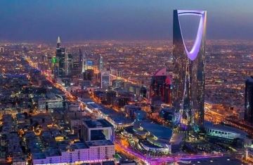 السفارة الأمريكية في الرياض تحث مواطنيها على مغادرة السعودية عبر الرحلات التجارية