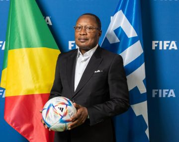 رئيس الاتحاد الكونغولي يهرب من بلاده بعد إدانته في قضية فساد رئيس الاتحاد الكونغولي يهرب من بلاده بعد إدانته في قضية فساد