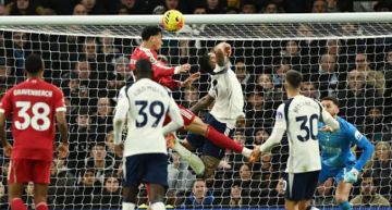 في المرحلة الـ 30 من الدوري الإنجليزي.. ليفربول يواجه توتنهام.. ومانشستر يونايتد أمام أستون فيلا