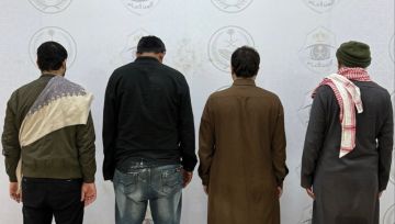 ضبط 4 يمنيين مخالفين لنظام أمن الحدود في الرياض لممارستهم التسول ضبط 4 يمنيين مخالفين لنظام أمن الحدود في الرياض لممارستهم التسول