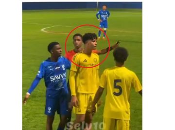 غضب رونالدو الأصغر.. كريستيانو جونيور يصطدم بلاعب هلالي ويتلقى بطاقة صفراء (فيديو)