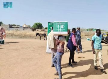 مركز الملك سلمان للإغاثة يوزع (840) سلة غذائية في محليتي الرهد والمفازة بولاية القضارف في السودان مركز الملك سلمان للإغاثة يوزع (840) سلة غذائية في محليتي الرهد والمفازة بولاية القضارف في السودان