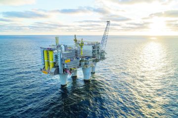 تراجع أسعار النفط بعد مكاسب حادة.. وبرنت عند 102.75 دولارا