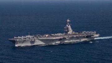 حريق على متن حاملة طائرات أمريكية يسفر عن إصابات حريق على متن حاملة طائرات أمريكية يسفر عن إصابات