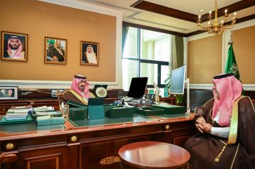 نائب أمير تبوك يطلع على تقرير عن مؤشرات الأداء التعليمي بالمنطقة نائب أمير تبوك يطلع على تقرير عن مؤشرات الأداء التعليمي بالمنطقة