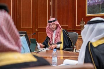 نائب أمير المدينة يستقبل مسؤولي البيئة والتجارة ويطلع على خطط التطوير نائب أمير المدينة يستقبل مسؤولي البيئة والتجارة ويطلع على خطط التطوير