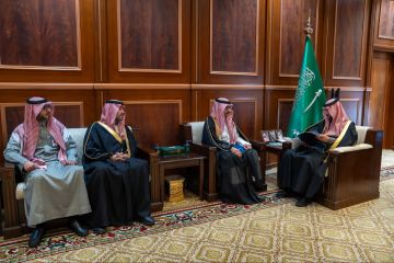 نائب أمير حائل يستعرض خدمات بنك التنمية الاجتماعية ويؤكد دعم رواد الأعمال