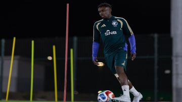 إصابة زكريا هوساوي في تدريبات الأخضر