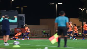 الاتفاق يعلن فقدان الثقة بالحكم المحلي بعد هدف الفيحاء الاتفاق يعلن فقدان الثقة بالحكم المحلي بعد هدف الفيحاء