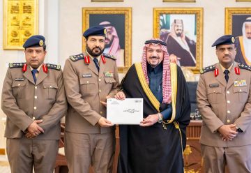 فيصل بن مشعل يتسلم التقرير السنوي للدفاع المدني بالقصيم لعام 2025