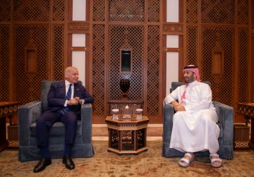 ولي العهد ورئيس وزراء باكستان يبحثان تداعيات التصعيد العسكري على أمن واستقرار المنطقة والعالم