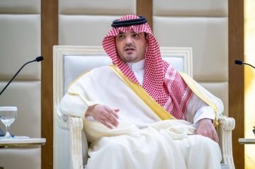 عبدالعزيز بن سعود يلتقي كبار المسؤولين في وزارة الداخلية والقطاعات الأمنية