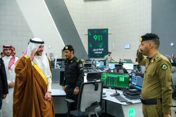 نائب أمير المدينة يتفقد مركز العمليات الأمنية الموحدة (911) نائب أمير المدينة يتفقد مركز العمليات الأمنية الموحدة (911)