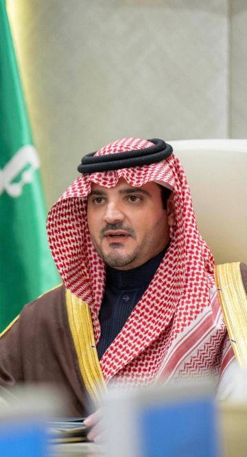 عبدالعزيز بن سعود يهنئ خادم الحرمين وولي العهد بمناسبة عيد الفطر عبدالعزيز بن سعود يهنئ خادم الحرمين وولي العهد بمناسبة عيد الفطر