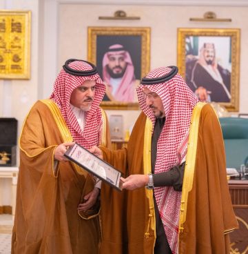 أمير القصيم: النجاحات الصحية تعكس كفاءة الكوادر البشرية وتميز العمل المؤسسي أمير القصيم: النجاحات الصحية تعكس كفاءة الكوادر البشرية وتميز العمل المؤسسي