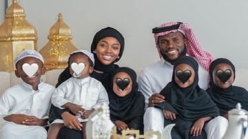 كيسيه بإطلالة مميزة مع عائلته احتفالا بالعيد كيسيه بإطلالة مميزة مع عائلته احتفالا بالعيد