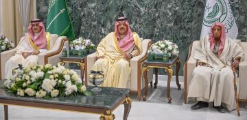 أمير حائل يستقبل المهنئين بعيد الفطر المبارك أمير حائل يستقبل المهنئين بعيد الفطر المبارك