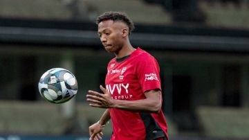 تضاؤل فرص مشاركة ناصر الدوسري في الكلاسيكو