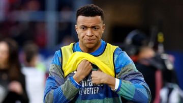 مبابي يعود للتدريبات قبل مواجهة مانشستر سيتي