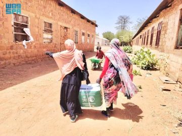 المملكة توزع (1.000) سلة غذائية في السودان المملكة توزع (1.000) سلة غذائية في السودان