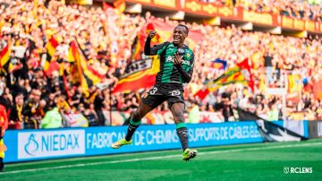 سعود عبد الحميد يفرض نفسه في لانس.. إشادة فرنسية بعد ليلة أنجيه