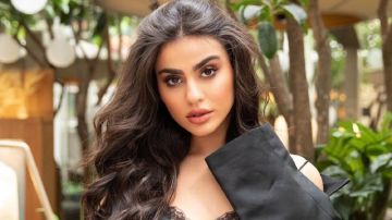 يومي ترد بعبارة مثيرة على تعليق كلبة فلوس.. فيديو