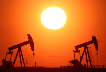 السعودية تتوقع أسعارا للنفط فوق 180 دولارا إذا استمرت الحرب حتى أبريل