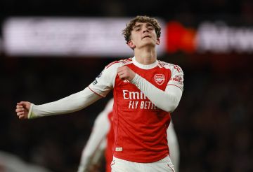 آرسنال يبتعد بصدارة الدوري الإنجليزي بفوز بشق الأنفس على إيفرتون آرسنال يبتعد بصدارة الدوري الإنجليزي بفوز بشق الأنفس على إيفرتون