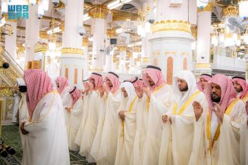 إمام المسجد النبوي في خطبة العيد: نعمة الأمن أساس الاستقرار والعيد مناسبة للتسامح وصلة الأرحام إمام المسجد النبوي في خطبة العيد: نعمة الأمن أساس الاستقرار والعيد مناسبة للتسامح وصلة الأرحام