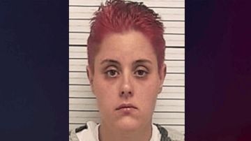 القبض على امرأة قتلت صديقها وقطعت جسده إلى إشلاء القبض على امرأة قتلت صديقها وقطعت جسده إلى إشلاء