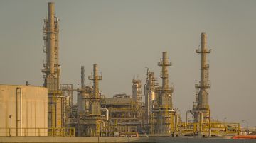 سقوط مسيرة في مصفاة سامرف وتدمير صاروخ أطلق باتجاه ميناء ينبع