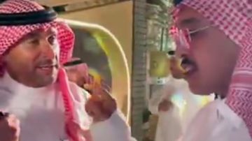 يزيد الراجحي يمازح الدريم: انت أخونا بس أبوي توفى وقسم الورث.. فيديو يزيد الراجحي يمازح الدريم: انت أخونا بس أبوي توفى وقسم الورث.. فيديو