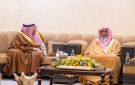 أمير القصيم يزور سماحة مفتي عام المملكة في منزله بمحافظة الشماسية