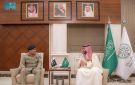 سمو وزير الدفاع يلتقي قائد قوات الدفاع قائد الجيش الباكستاني - sa