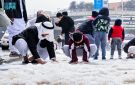 البرد يكسو شوارع الباحة ومرتفعاتها