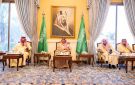 أمير تبوك يستقبل رؤساء المحاكم والمواطنين ومديري الإدارات الحكومية - sa