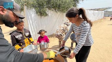 المملكة توزع 25,000 وجبة غذائية ساخنة في غزة