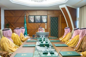 أمير المنطقة أمير الشرقية يستقبل الرئيس التنفيذي لمطارات الدمام