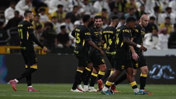 الاتحاد يعبر التعاون بثنائية الاتحاد يعبر التعاون بثنائية