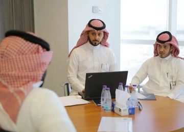 تعزيز مشاركة الكفاءات الوطنية.. الموارد : توطين 69 مهنة إدارية بنسبة 100 تعزيز مشاركة الكفاءات الوطنية.. الموارد : توطين 69 مهنة إدارية بنسبة 100