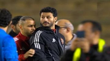 إيقاف حارس الأهلي المصري 4 مباريات لاعتدائه على الحكم