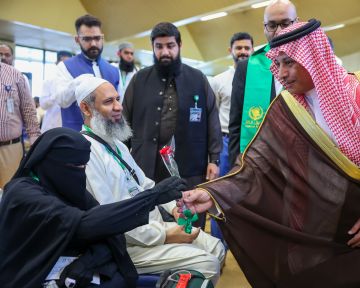 القنصل العام للمملكة ومدير الحج بمدينة كراتشي يزوران صالة مبادرة طريق مكة