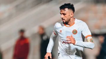 الكاف يوقف لاعب نهضة بركان سنتين بسبب المنشطات الكاف يوقف لاعب نهضة بركان سنتين بسبب المنشطات