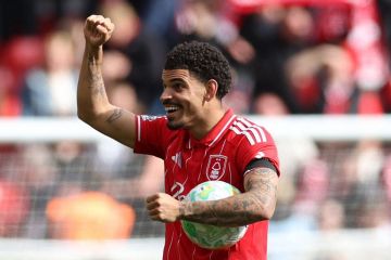 نوتنجهام ينعش آماله في البقاء برباعية في بيرنلي بالدوري الإنجليزي